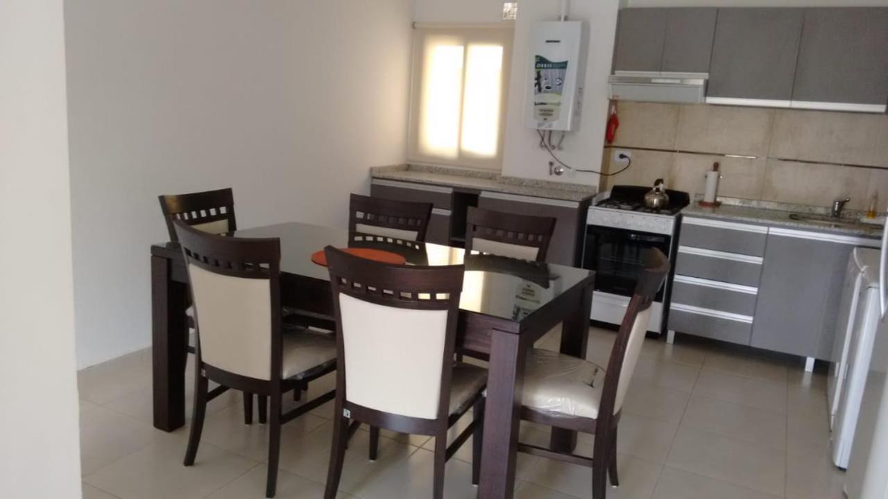 Esquiu C Apartment *